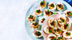 Σπάσαμε τ’ αυγά και τα βάλαμε σε λαχταριστές συνταγές