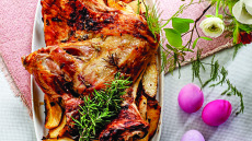 Βράδυ Ανάστασης με γιορτινό μενού στην πόλη