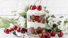 Τα πιο εύκολα γλυκά με έτοιμο τσουρέκι