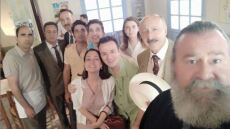 Άγριες Μέλισσες: Οι πρωταγωνιστές εύχονται «Καλό Πάσχα» από το Διαφάνι