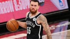 Μάικ Τζέιμς: Συνεχίζει στους Νετς με δεύτερο δεκαήμερο συμβόλαιο