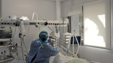 Κορωνοϊός: Στη «μάχη» και οι ιδιωτικές κλινικές, θα δίνουν τις κενές κλίνες ΜΕΘ τους στο ΕΣΥ