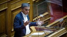 Βουλή: Σύγκρουση ΣΥΡΙΖΑ – ΚΚΕ για το εργατικό νομοσχέδιο Χατζηδάκη