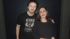 Χάρις Αλεξίου: Παίζει για πρώτη φορά στην Επίδαυρο με την σκηνοθετική καθοδήγηση του Γιώργου Νανούρη