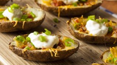 Αυτό είναι το πιο παρεξηγημένο και νόστιμο λαχανικό – Τελικά παχαίνουν οι πατάτες;