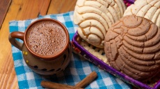 Ζυμώνουμε ψωμάκια conchas, το εθνικό γλυκό του Μεξικό