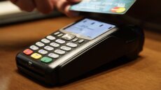 Λαμία: Έκλεψαν τραπεζική κάρτα από πρακτορείο και πήγαν για ψώνια!