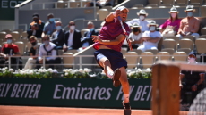 «Βόμβα» στην πρεμιέρα του Roland Garros: Ο Αντουχάρ απέκλεισε τον Τιμ