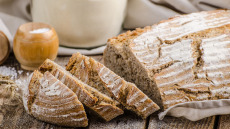 Το κάθε ψωμί θέλει και το αλεύρι του