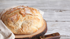 Ψωμί χωριάτικο ή ολικής άλεσης; Ό,τι κι αν προτιμάτε, σάς δίνουμε τις συνταγές!