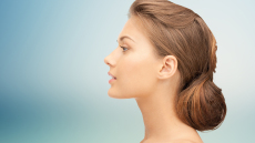 Αυτόλογη μεσοθεραπεία: Η επαναστατική μέθοδος που σβήνει τις ρυτίδες