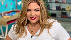 Η Δανάη Μπάρκα πόζαρε δίπλα στον Αλέκο Συσσοβίτη όπως η μητέρα της 20 χρόνια πριν - Δείτε φωτογραφία