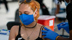 Παγώνη: Κάλεσμα στους πολίτες για εμβολιασμό - «Κάντε έστω την πρώτη δόση πριν πάτε διακοπές»