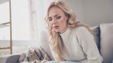 Σύνδρομο Ευερέθιστου Εντέρου: Πώς θα ανακουφιστείτε από τα ενοχλητικά συμπτώματα