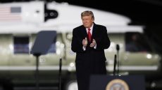 ΗΠΑ: Ο Τραμπ πίεζε το υπουργείο Δικαιοσύνης να αμφισβητήσει τα εκλογικά αποτελέσματα δείχνουν έγγραφα