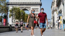 Κορωνοϊός - Γαλλία: Τέλος στην υποχρεωτική χρήση μάσκας στους εξωτερικούς χώρους, προανήγγειλε ο Καστέξ