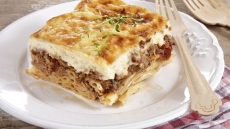 Μπεσαμέλ: Η πρωταγωνίστρια των κυριακάτικων τραπεζιών 