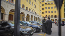 Επίθεση σε Mητροπολίτες: Πήραν εξιτήριο σήμερα οι επτά ιεράρχες - Οι ανακοινώσεις των νοσοκομείων