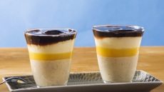 Trifle κρέμας με σάλτσα πορτοκάλι