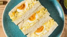 Δοκιμάζουμε τo διάσημο ιαπωνικό σάντουιτς με αυγό του Konbi, στο Λος Άντζελες