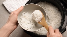 Ο τέλειος τρόπος για να ζεστάνετε το ρύζι