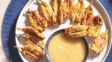 Μεζέδες που μυρίζουν θάλασσα και καλοκαίρι