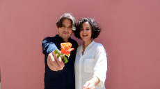 Θοδωρής Κοτονιάς - Χριστίνα Μαρία Λαζάρου: Παρουσιάζουν την μουσικοαφηγηματική παράσταση «Στον κήπο της καρδιάς»