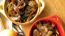 Καραμελωμένα κρεμμύδια στον φούρνο!