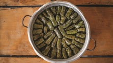 Ντολμάδες με κολοκύθα, δυόσμο και  γαρίδες Κοιλάδας