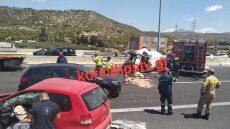 Σοβαρό τροχαίο με δύο τραυματίες κοντά στα διόδια Ισθμού - Δείτε βίντεο και φωτογραφίες