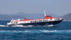 Έφτασε στον Πειραιά το Flying Dolphin XIX