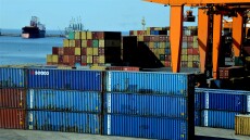 Λιμάνι Πειραιά: Εισαγωγείς δεν πάνε να παραλάβουν τα εμπορευματοκιβώτια