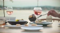 QURIO Restaurant: Το νέο project του Απόστολου Τραστέλη στο rooftop του Nikki Beach Πόρτο Χέλι