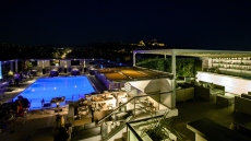 4 ταρατσάτες πισίνες για κοκτέιλ