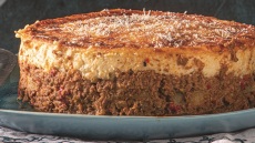 Μουσακάς με πουρέ καπνιστής μελιτζάνας