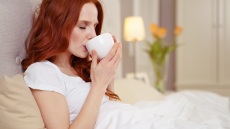 Οι τροφές που δεν πρέπει να τρώμε πριν τον ύπνο