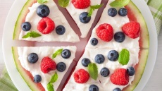 Stop the press! Κάναμε το καρπούζι... «πίτσα»! 