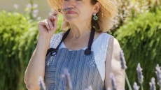 Η Ειρήνη Τζώρτζογλου μαγειρεύει και μαγεύει αλά ελληνικά