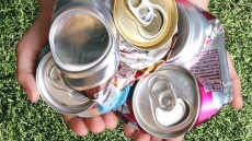 Γυάλινη, πλαστική ή αλουμινένια συσκευασία; Ποια είναι η πιο φιλική προς το περιβάλλον;