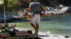 Η μαφία του... λουκουμά: «Έτσι με έδειραν και με πυροβόλησαν» - Στο φως η δικογραφία