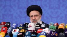 Ιράν: Ορκίστηκε ο νέος πρόεδρος Εμπραχίμ Ραϊσί - «Θέλουμε άρση των κυρώσεων»