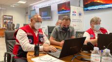 Στο Ενιαίο Κέντρο Επιχειρήσεων του ΕΚΑΒ ο Κοντοζαμάνης - Σε πλήρη επιχειρησιακή ετοιμότητα για περιστατικά απο τις πυρκαγιές