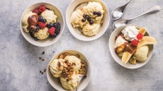 Απογειώνουμε κάθε παγωτό με βρώσιμο στόλισμο