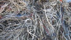 Σέρρες: «Κυνηγοί» χαλκού έκαιγαν κλεμμένα καλώδια και έβαλαν φωτιά