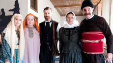 ΕΡΤ1: Στα γυρίσματα της νέας μίνι σειράς εποχής «Ποίος ήτον ο φονεύς του αδελφού μου»