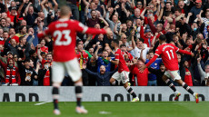 Σαν πίνακας ζωγραφικής: Γκολ ο Γκρίνγουντ και πανζουρλισμός στις εξέδρες του «Ολντ Τράφορντ» (φωτο)