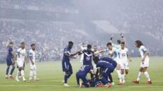 Νέα σοκαριστική στιγμή σε αγώνα στη Γαλλία: O Καλού κατέρρευσε στο Μαρσέιγ-Μπορντό, συνήλθε και έγινε αλλαγή στο 10'