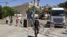 Δείτε βίντεο: Επίθεση σε τηλεοπτικό συνεργείο του CNN στη Δυτική Όχθη από εποίκους, 4 συλλήψεις