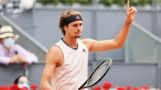 Το απίθανο σχόλιο του Ζβέρεφ: «Εντάξει, το καταλάβαμε ότι ο Τσιτσιπάς πέρασε στα ημιτελικά»