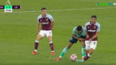 Γουέστ Χαμ - Λέστερ: Το «εγκληματικό» μαρκάρισμα του Αγιόθε στον Φορνάλς - Δείτε βίντεο